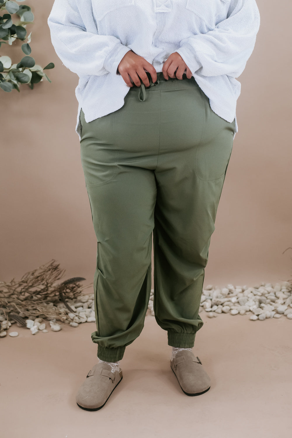 Everyday Chic Boutique Jump to It Jogger, Olive XL