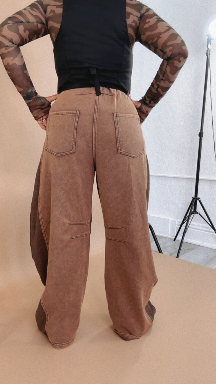 Trend Setter Barrel Leg Sweatpant, Brown