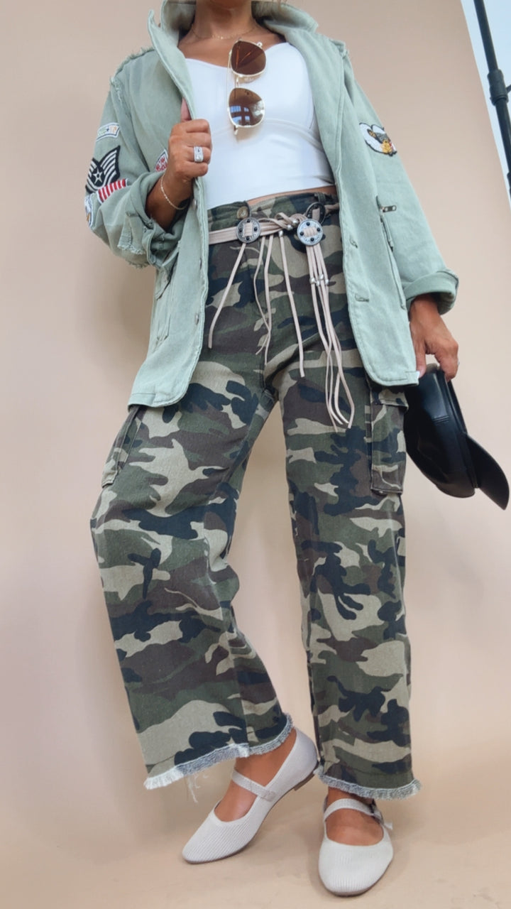 Relaxed Boyfriend Fit Camo Pant