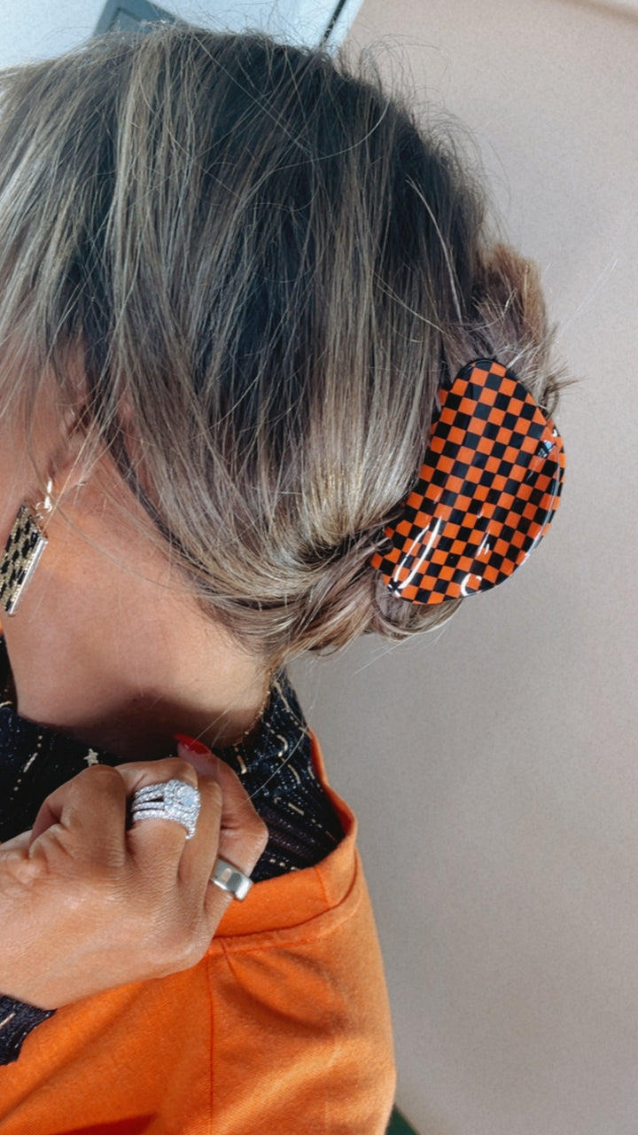 Checkered Claw Clip, Black/Orange