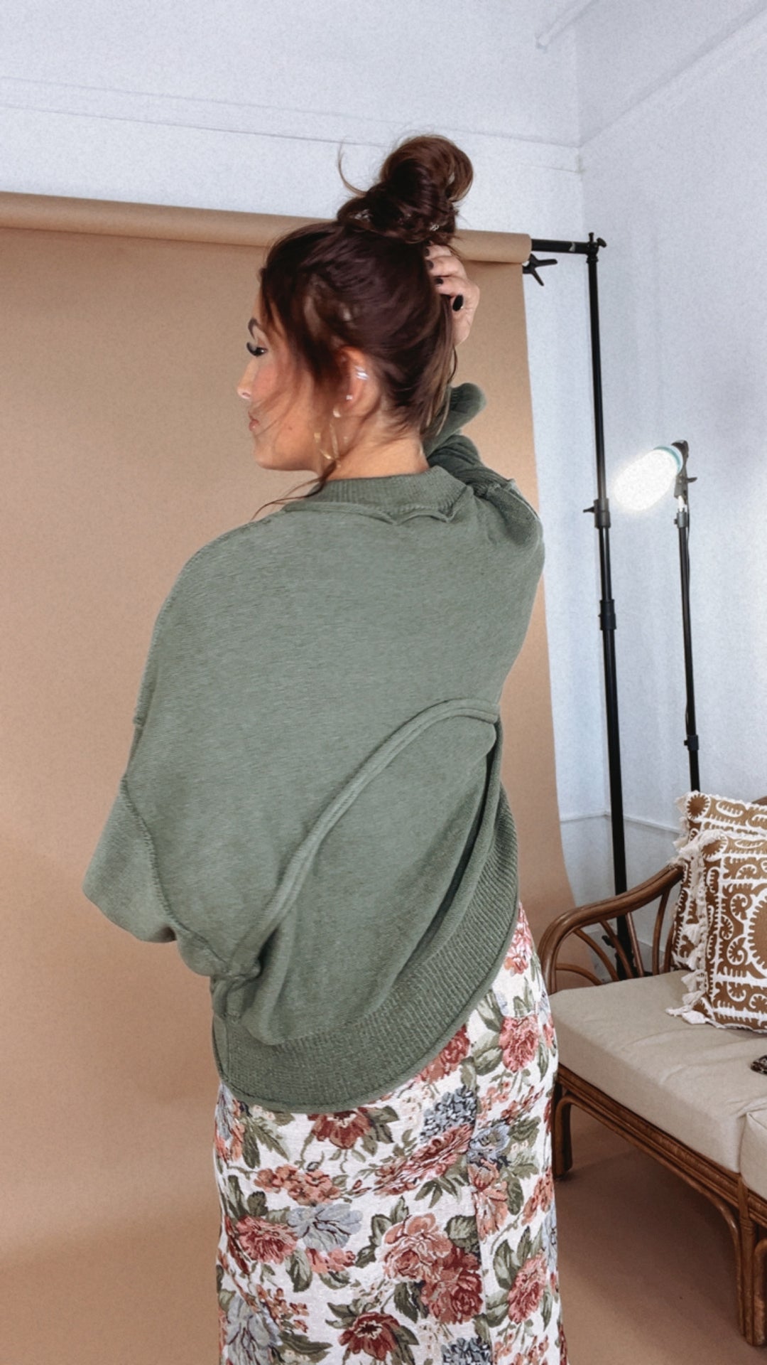 POL: Elevated Basic Balloon Sleeve Sweater, Green