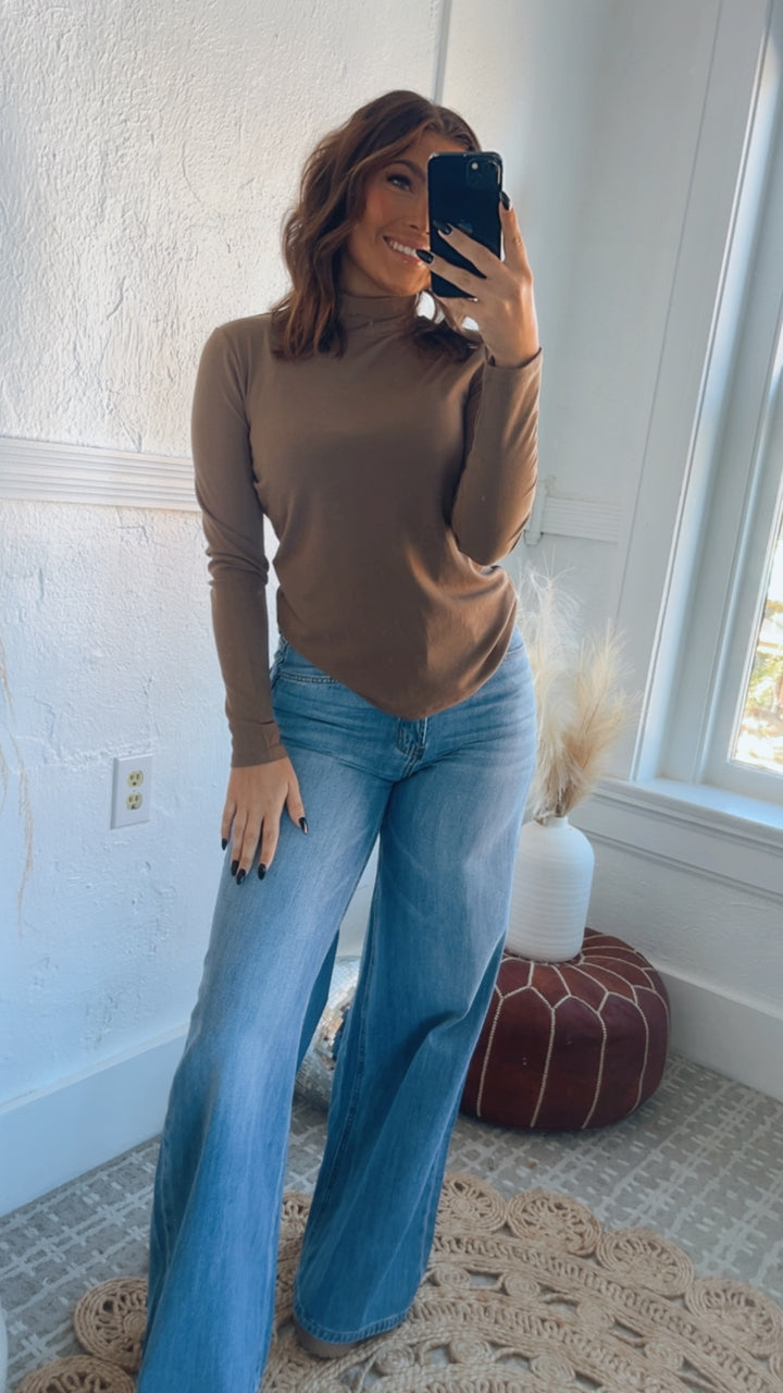 Ribbed Mock Neck Long Sleeve Top, Mocha