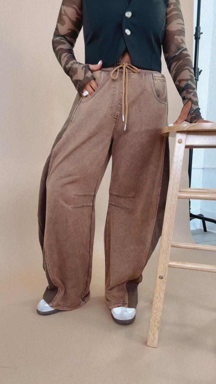 Trend Setter Barrel Leg Sweatpant, Brown