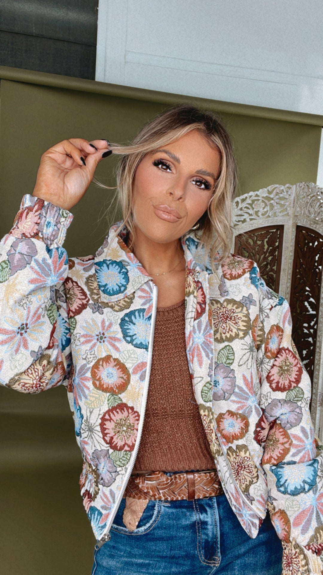 Full Of Color Floral Print Tapestry Cropped Jacket