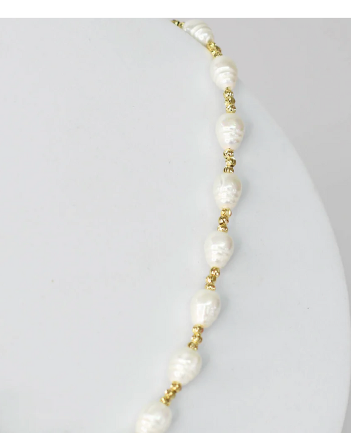 Treasure Jewels: Pearl Chic Necklace