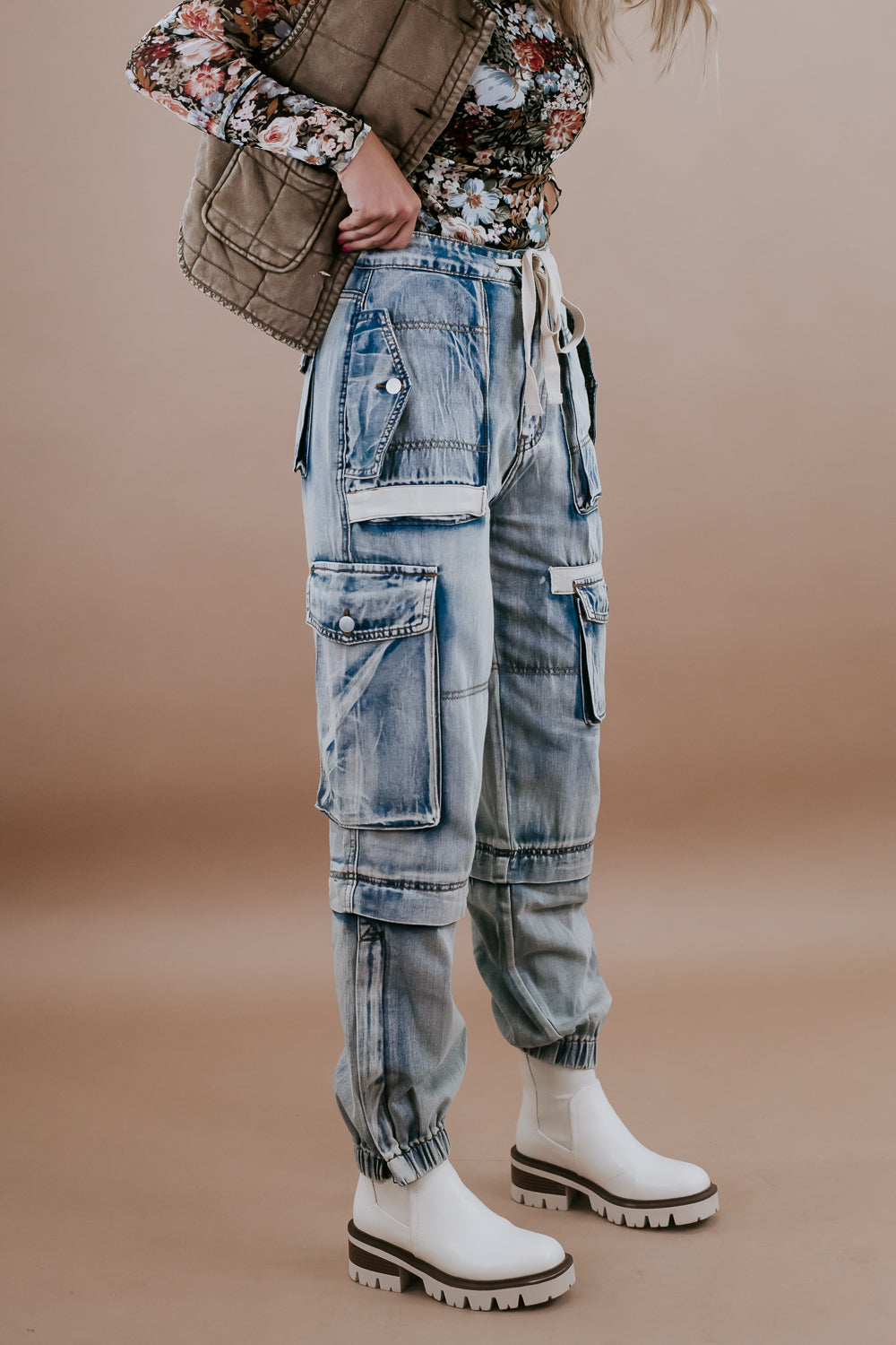 Frieda Denim Cargo Joggers curated on LTK  Womens joggers outfit, Cargo pants  women outfit, Jogger outfit casual