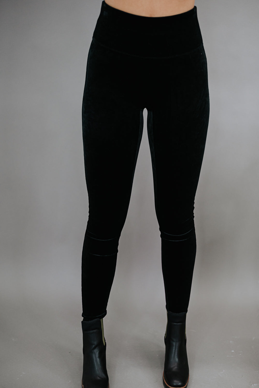 Spanx black velvet/velour leggings. - Gem